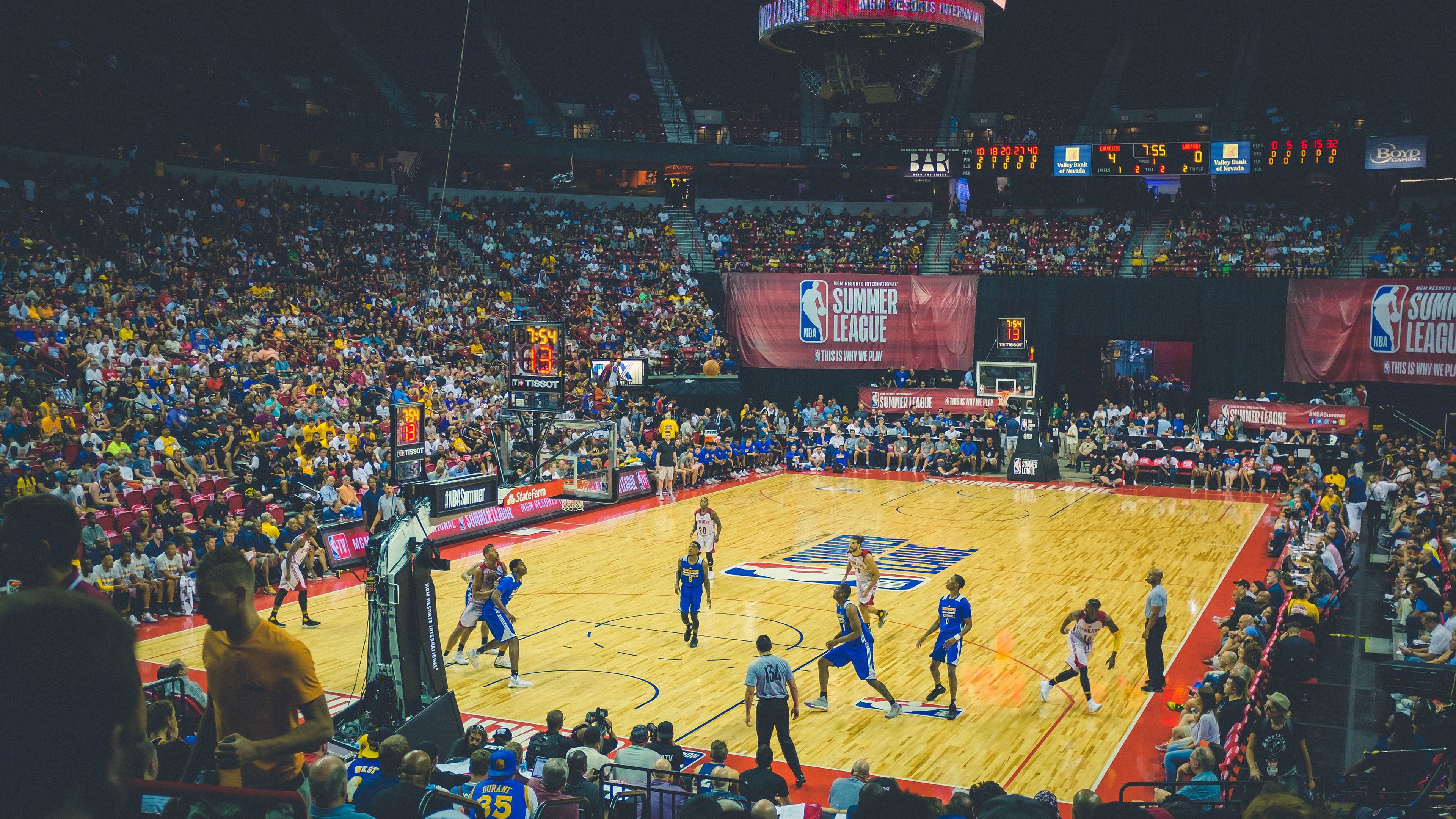 爱游戏app下载-国王防线崩盘惨败雷霆,国王对雷霆